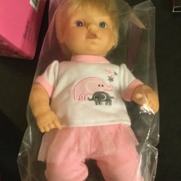 Newberry Chleo doll 2013 from Sears in box box has been open doll new - Picture 5 of 6